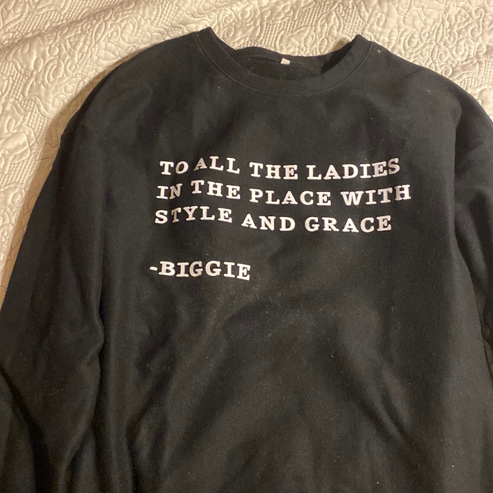 Medium black pull over